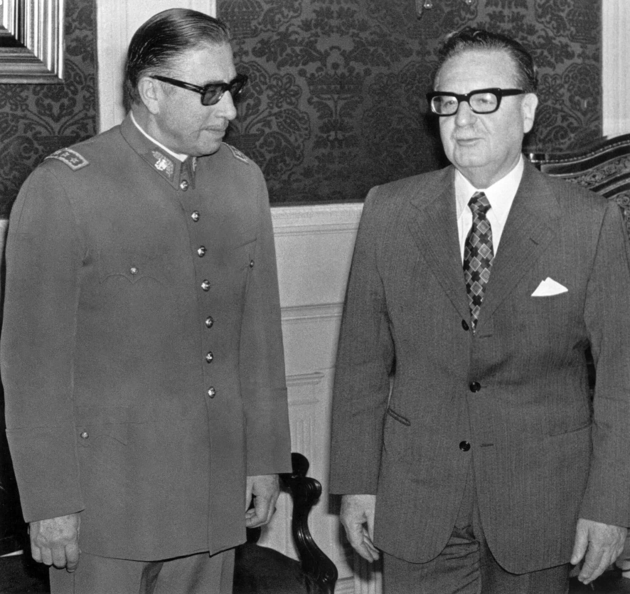 El&nbsp;general Augusto Pinochet junto con el&nbsp;presidente Salvador Allende el&nbsp;23&nbsp;de agosto de&nbsp;1973&nbsp;en Santiago, poco despu&eacute;s de&nbsp;que Allende le&nbsp;nombrara jefe del Ej&eacute;rcito.