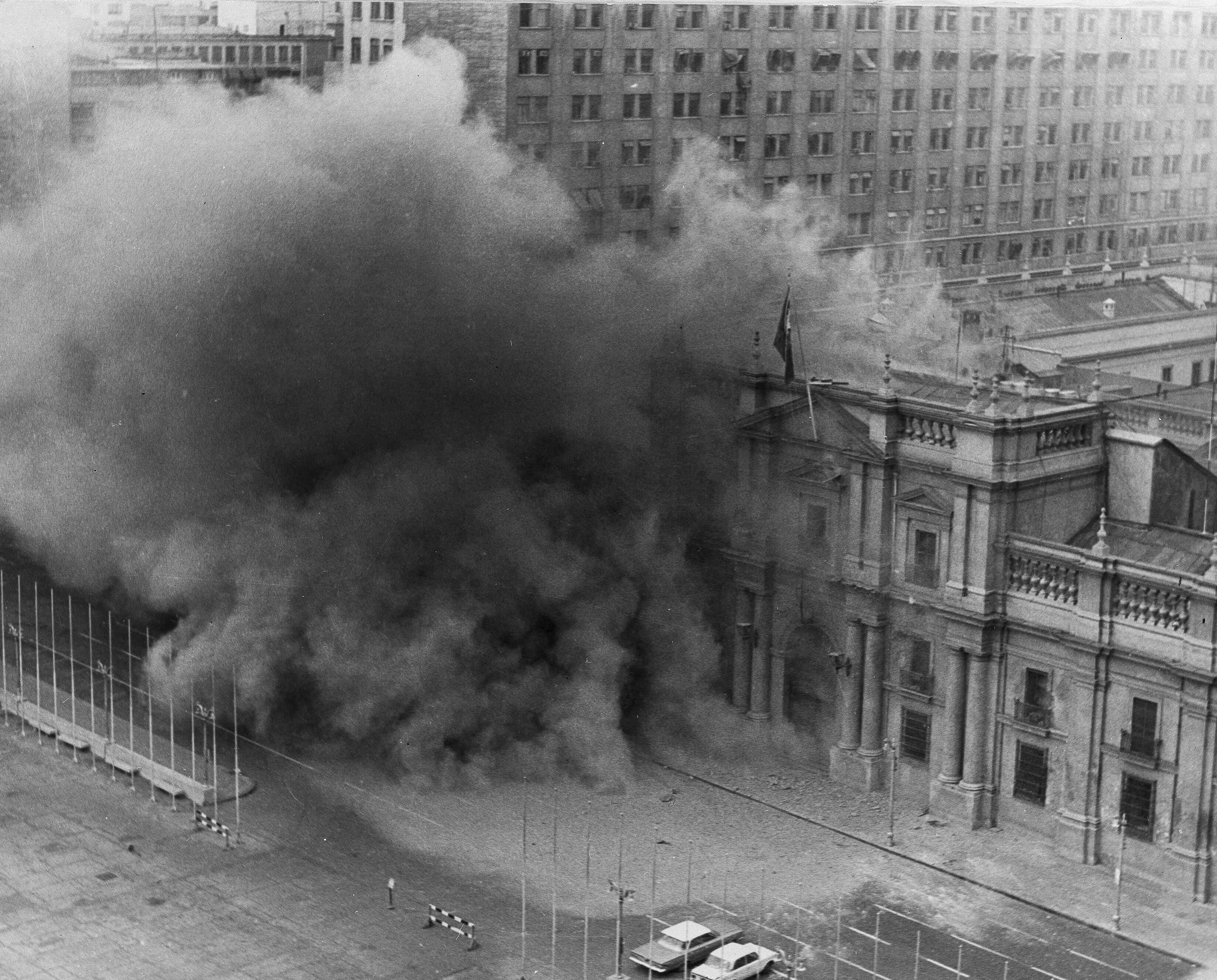 La certeza de esa determinación es inapelable a la luz de los documentos declasificados en la actualidad, que demuestran años de injerencia estadounidense en la política del país austral. La tragedia chilena, con sus muertos, con el sufrimiento de la población y la cruenta dictadura de Pinochet, tuvo el sello de la CIA y del gobierno de EE.UU. sin que ninguno de los responsables, hasta hoy, hayan sido juzgados.