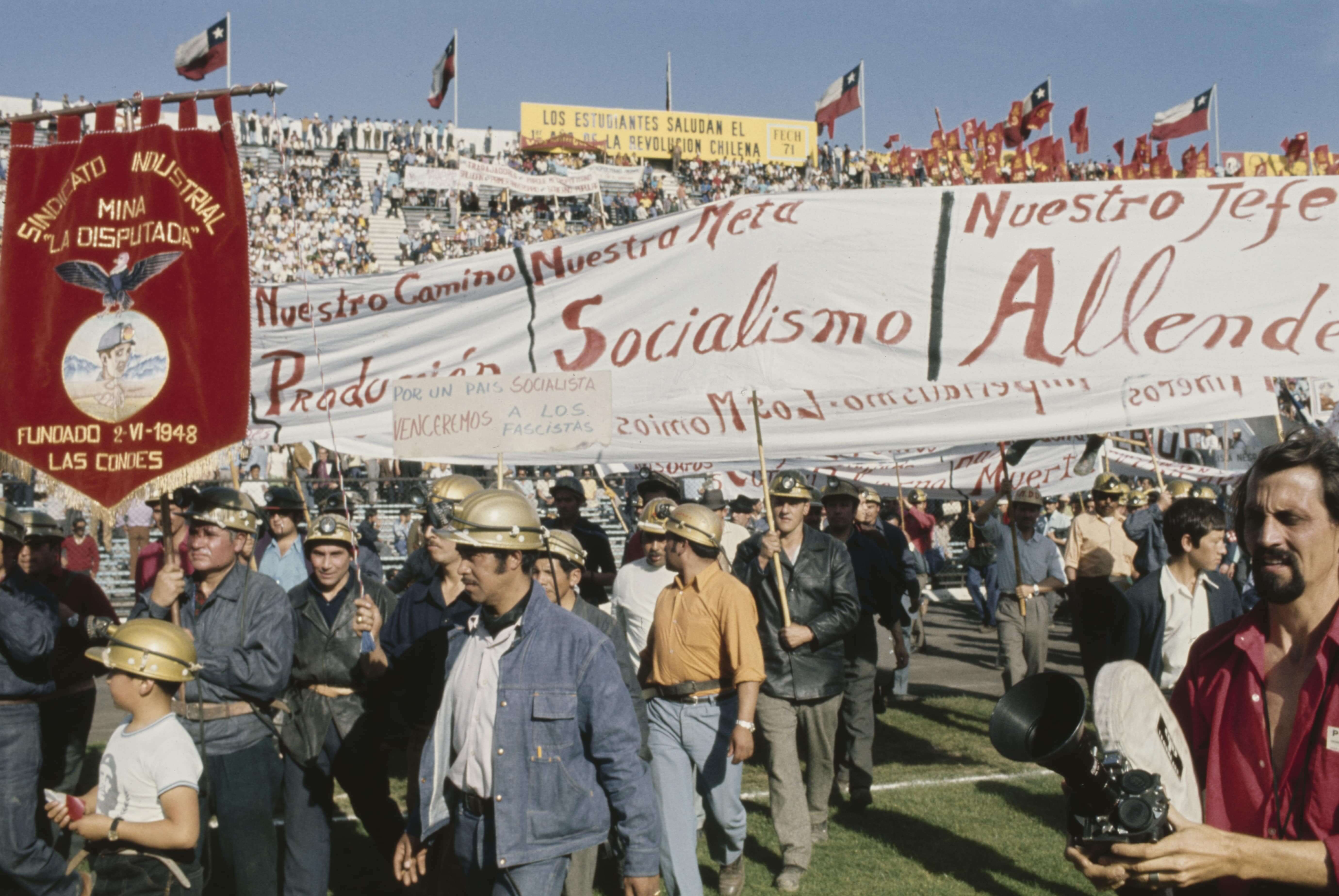 Socialist presidential candidate Salvador Allende, addresses the crowd in Santiago, Chile, August 30, 1970.